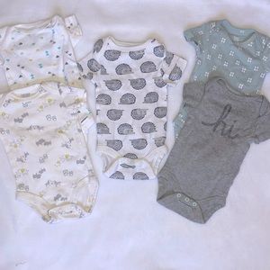 Neutral newborn onsie bodysuit bundle